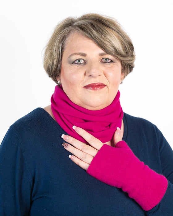 NX553 Possum merino hand warmers for women peony pink