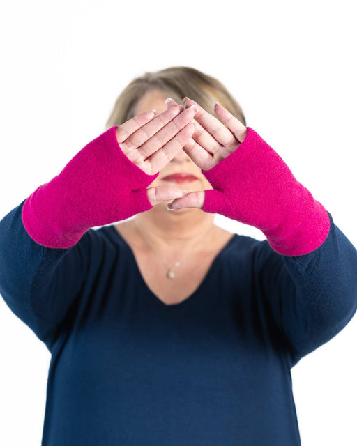 NX553 Possum merino hand warmers for women peony pink