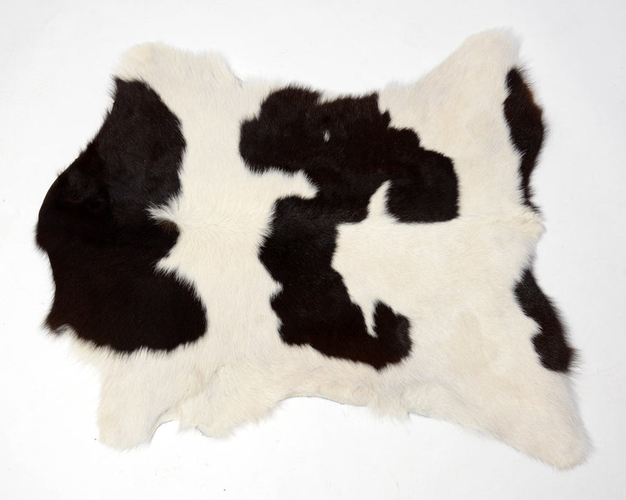 Calfskin rug black and white #3315