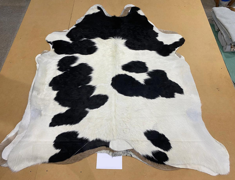 Cowhide rug black and white