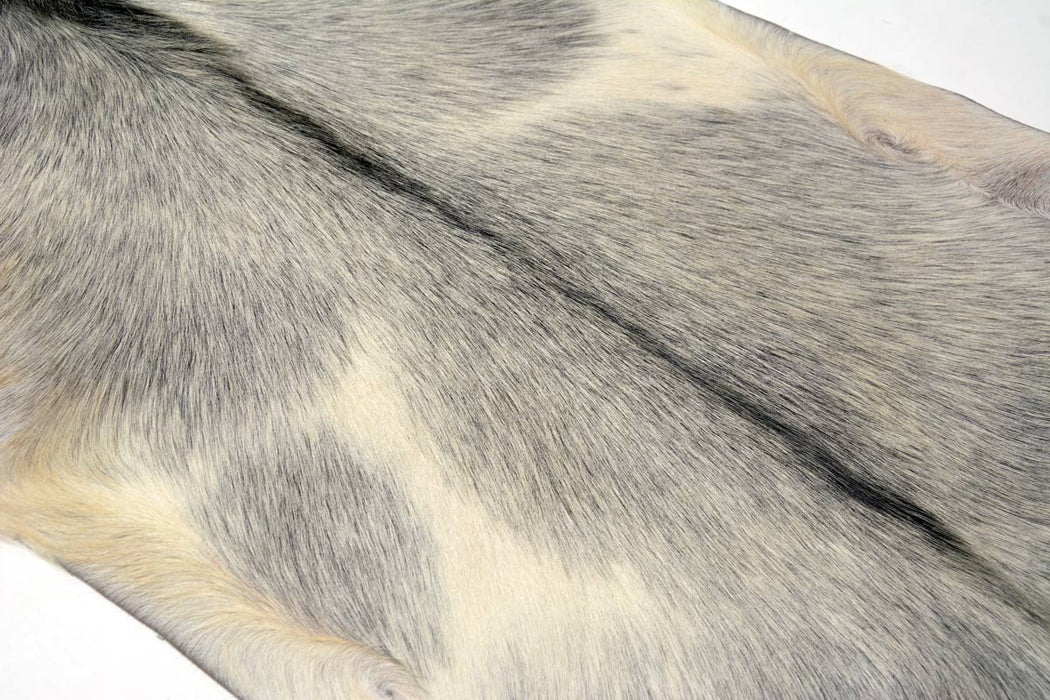 Goatskin rug grey and white detail #015